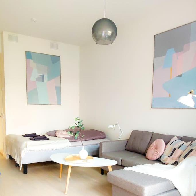New Studio Pastel Near Helsinki Airport In Kivistoe Vantaa Exterior foto